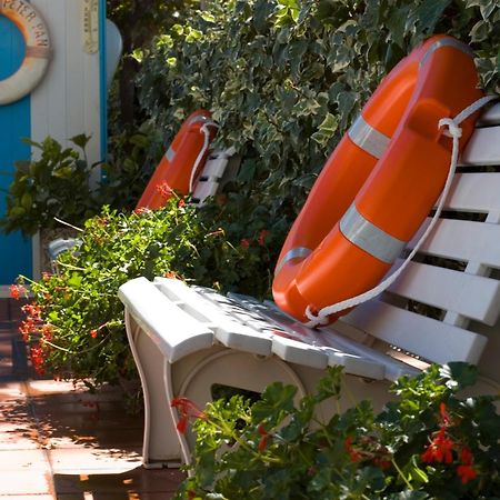 Hotel Villa Dei Fiori - Sul Mare Con Piscina Viserbella di Rimini Екстер'єр фото