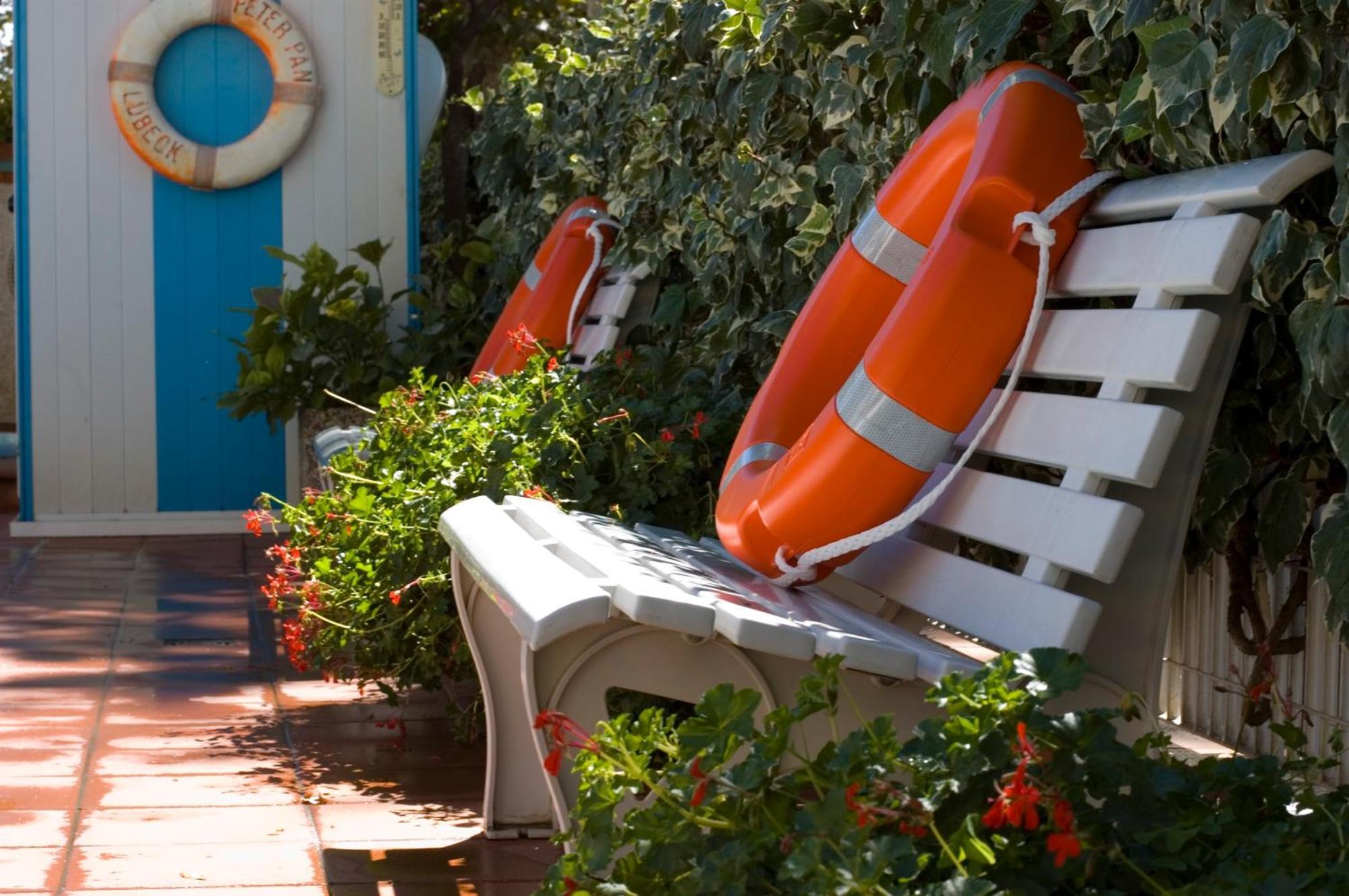 Hotel Villa Dei Fiori - Sul Mare Con Piscina Viserbella di Rimini Екстер'єр фото